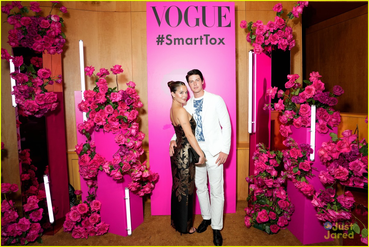 Blake Gray And Tessa Brooks Make Public Event Debut At Vogue S New York Fashion Week Kickoff