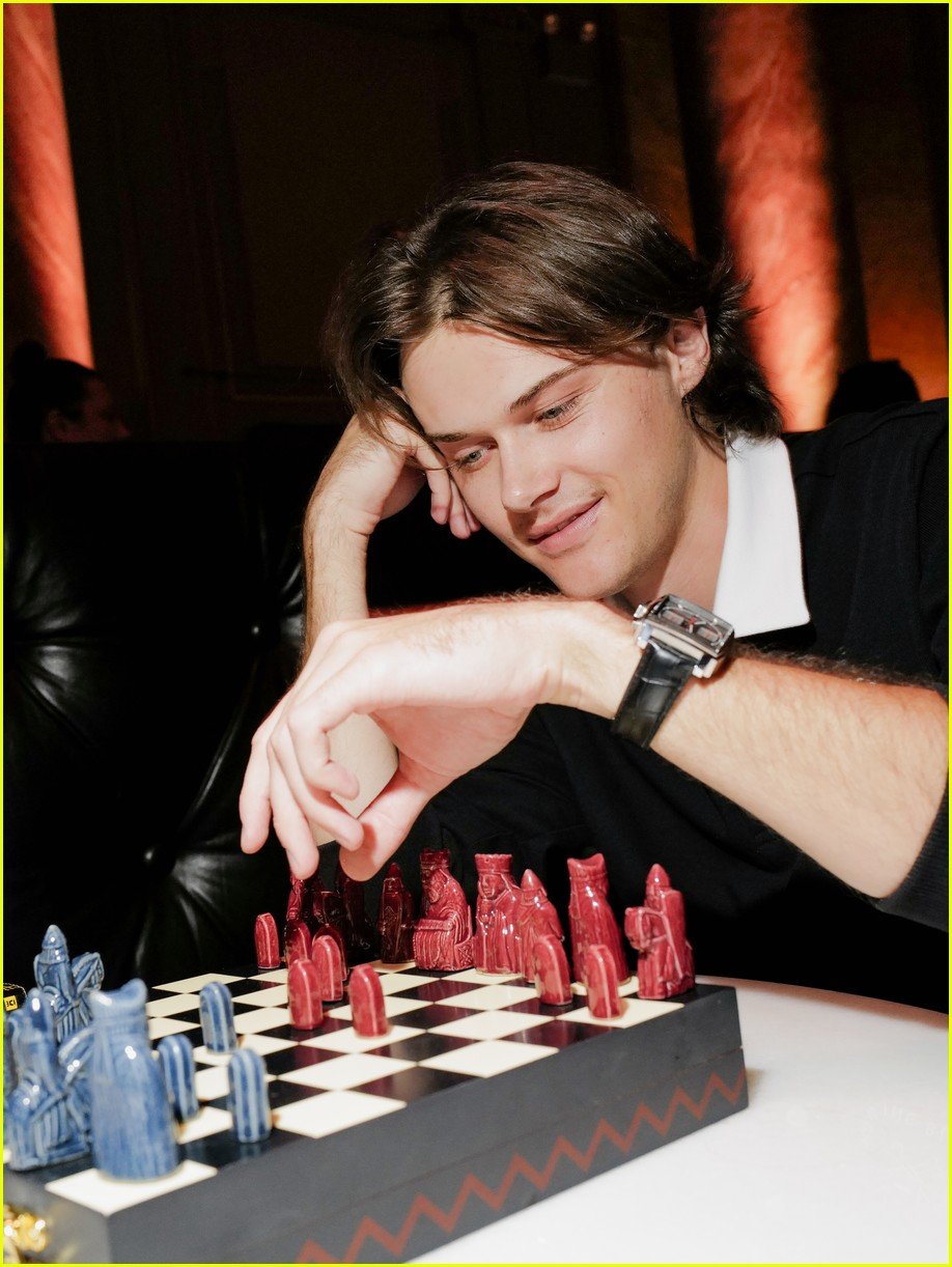 'Mean Girls' Co-Stars Christopher Briney & Renee Rapp Reunite at Rowing ...