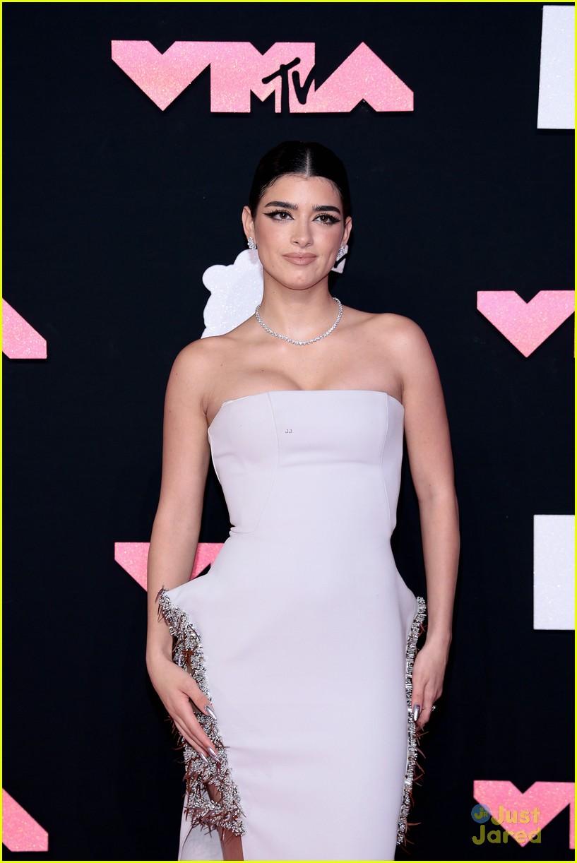 Charli & Dixie D'Amelio Rock 2 Looks Each at MTV VMAs 2023 Photo