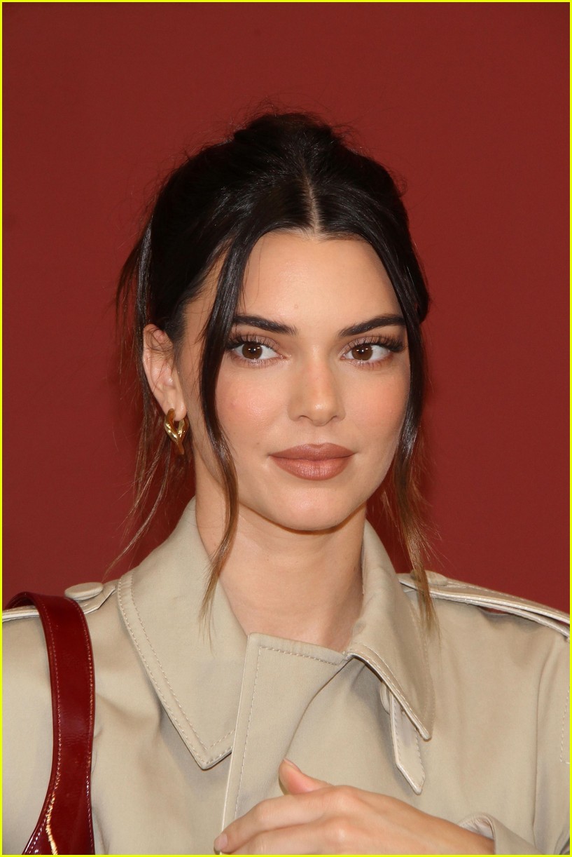 Kendall Jenner & Bad Bunny, Halle Bailey & DDG Cozy Up at Google Ancora