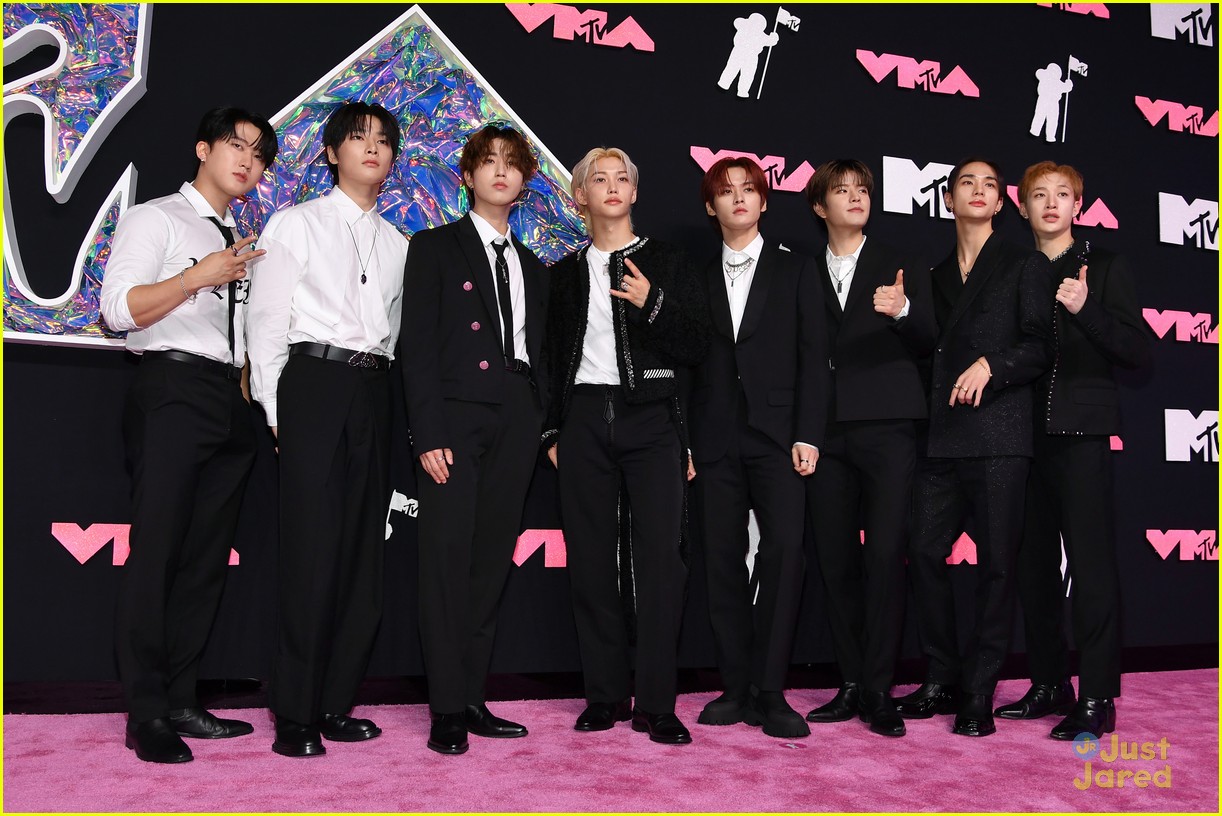 Stray Kids Wear All Black & White While Arriving for MTV VMAs 2023 ...