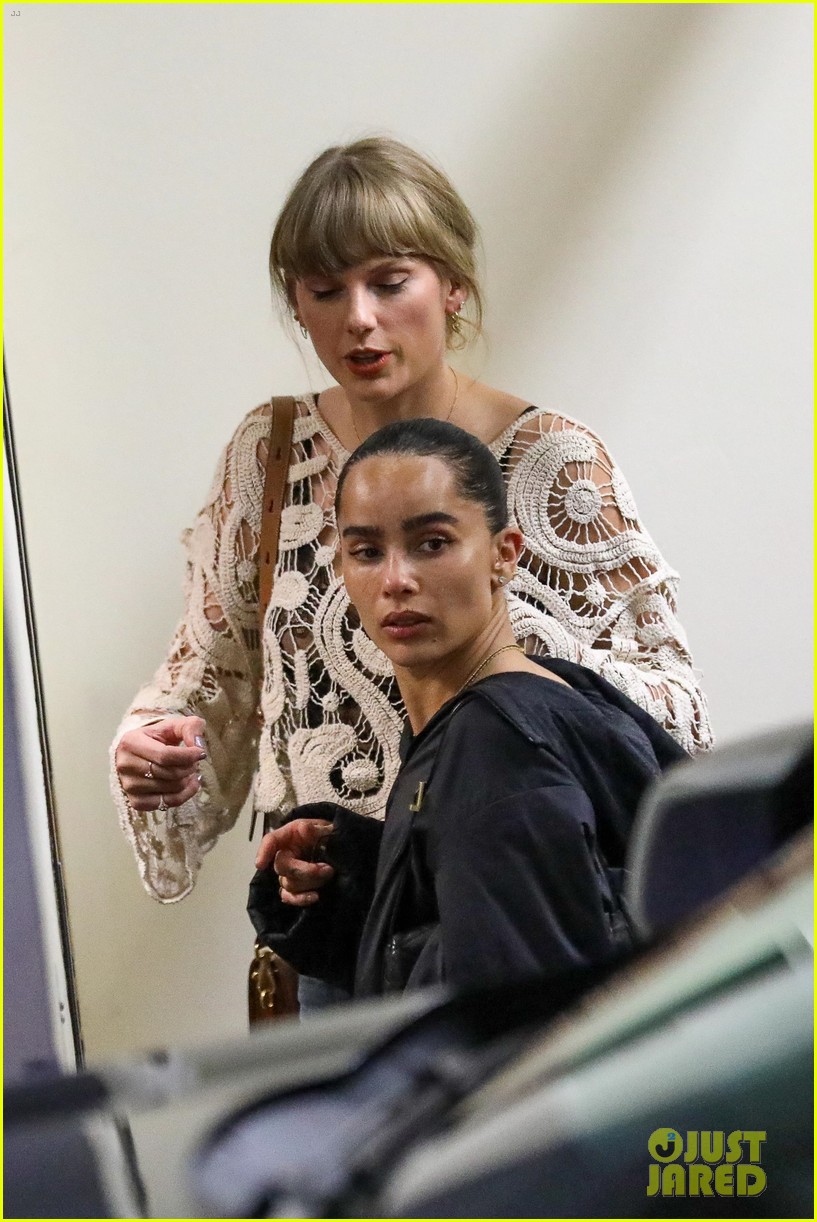 Full Sized Photo Of Taylor Swift Zoe Kravitz Sushi Dinner Selena Gomez ...