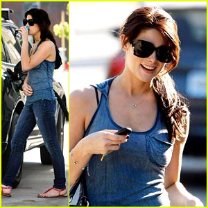 Ashley Greene: The New Moon Wolves Are Funny
