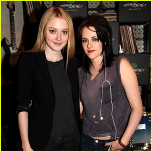 søster Joke generøsitet Dakota Fanning & Kristen Stewart: Runaways Featurette! | Dakota Fanning, Kristen  Stewart | Just Jared Jr.