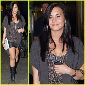Demi Lovato: Camp Rock 2 Press Pretty!