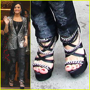 Demi Lovato Chains Up Her Feet!