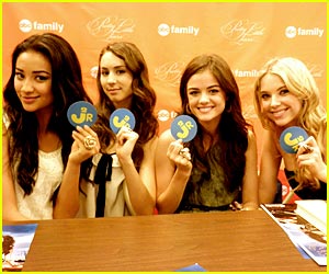 Pretty Little Liars are Grove Gorgeous | Ashley Benson, Lucy Hale ...