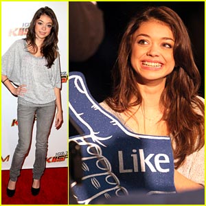 Sarah Hyland ‘Likes’ the Jingle Ball | Ariel Winter, Nolan Gould, Rico