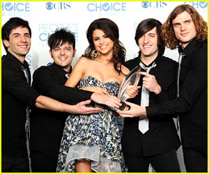 Selena Gomez & The Scene: Favorite Breakout Artist Winners!