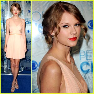 Taylor Swift WINS Favorite Country Artist!