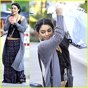 Vanessa Hudgens Benches Bed, Bath and Beyond Bags | Brittany Snow