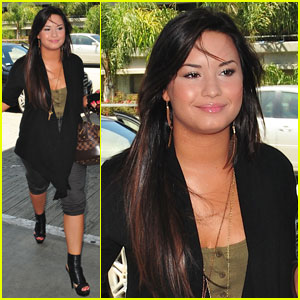 Demi Lovato Reveals Her ‘Stay Strong’ Playlist | Demi Lovato | Just ...