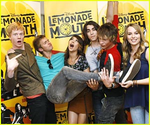 Lemonade Mouth Takes Over Downtown Disney!