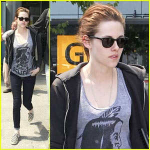 Kristen Stewart Makes Believe | Kristen Stewart | Just Jared Jr.