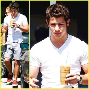 Nick Jonas: Sunday Studio Session