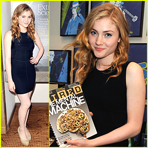 Skyler Samuels: Wired At Comic Con!