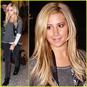 Ashley Tisdale: Pearson Airport Arrival