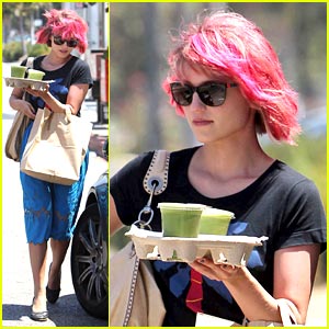 Dianna Agron: Eye-Popping Pink Hair is Back!