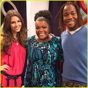 Yvette Nicole Brown Guest Stars on 'Victorious'