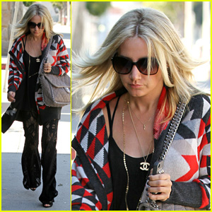 Ashley Tisdale: I Love Cooking Food With Haylie Duff! | Ashley Tisdale ...