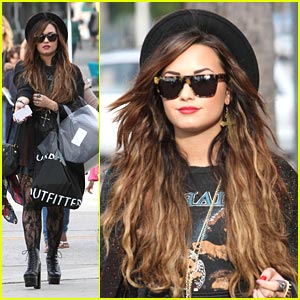 Demi Lovato: Urban Shopper