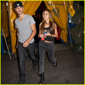 Taylor Lautner Cirque Du Soleil With Sara Hicks Sara Hicks Taylor Lautner Just Jared Jr