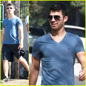 Joe Jonas Hikes in Hollywood | Joe Jonas, Jonas Brothers | Just Jared Jr.