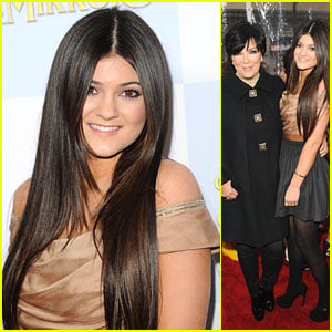 Kylie Jenner: 'Mirror Mirror' with Mom Kris!