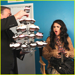 Selena Gomez: Hello, Cupcakes!