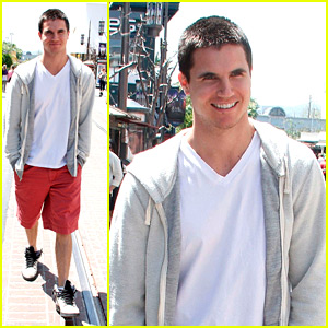 Robbie Amell: Guy at the Grove