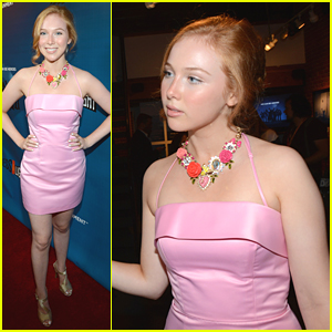 Molly Quinn: Darkness & Light Party Pretty