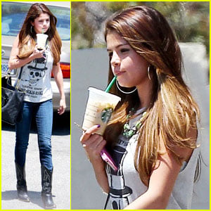 Selena Gomez: Frappuccino Lady!