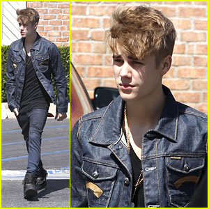 Justin Bieber Skips MTV VMAs | Justin Bieber | Just Jared Jr.