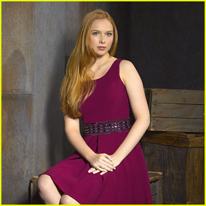 Castle 8 x 10 8x10 GLOSSY Photo Picture Molly Quinn 
