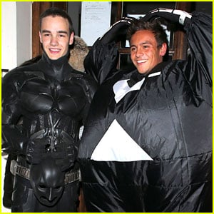 Liam Payne: Batman Halloween Costume with Tom Daley! | 2012 Halloween, Liam  Payne, One Direction, Tom Daley | Just Jared Jr.
