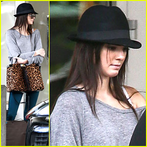 Kendall Jenner: Last Minute Holiday Shopping, Kendall Jenner