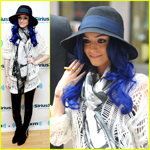 Cher Lloyd: New Blue Hair!