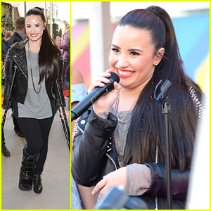 Demi Lovato: Topshop Grand Opening Event!