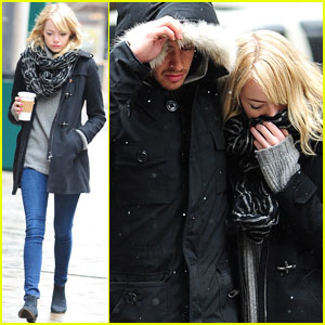 Emma Stone & Andrew Garfield Stroll In the City