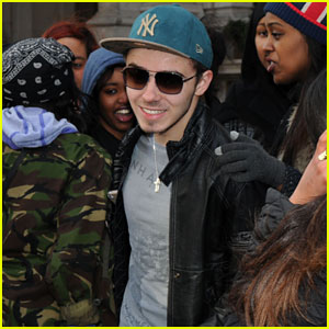 Nathan Sykes Gets His Driver's License!