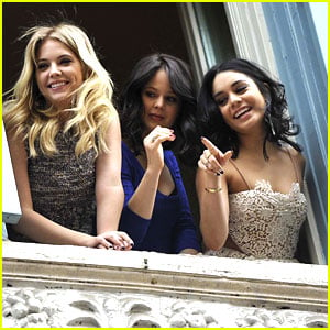 Vanessa Hudgens, Ashley Benson & Rachel Korine: Balcony 'Breakers'