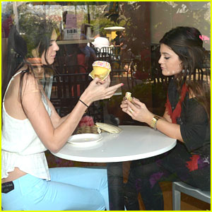 Kendall & Kylie Jenner: Crumbs Cupcakes To Go