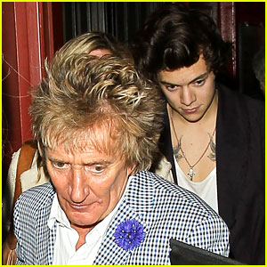 Harry Styles leaving Dan Tana's Restaurant after having dinner with Rod  Stewart Featuring: Harry Styles Where: West Hollywood, CA, United States  When: 26 Apr 2013 Stock Photo - Alamy