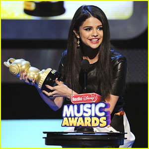 Radio Disney Music Awards 2013 — Full Winners List! | 2013 Radio Disney Music Awards, Cher Selena Gomez | Just Jared