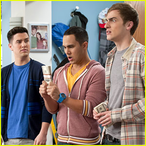 Big Time Rush Get a ‘Big Time Bonus’ | Big Time Rush, Carlos Pena ...