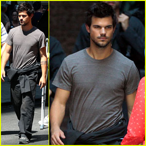 Taylor Lautner Films 'Tracers' in NYC's Midtown