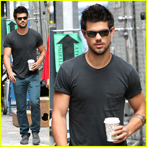 Taylor Lautner: Headed to the Philippines!