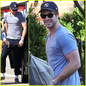 Liam Hemsworth: Yankees Fan in NYC! | Liam Hemsworth | Just Jared Jr.