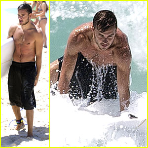 Liam Payne: Surfing Shirtless in Australia!