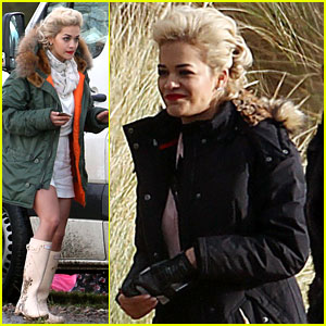 Rita Ora: Pre-Christmas Photo Shoot!